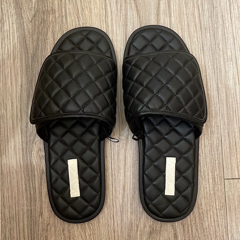 H&M Puffy Slides